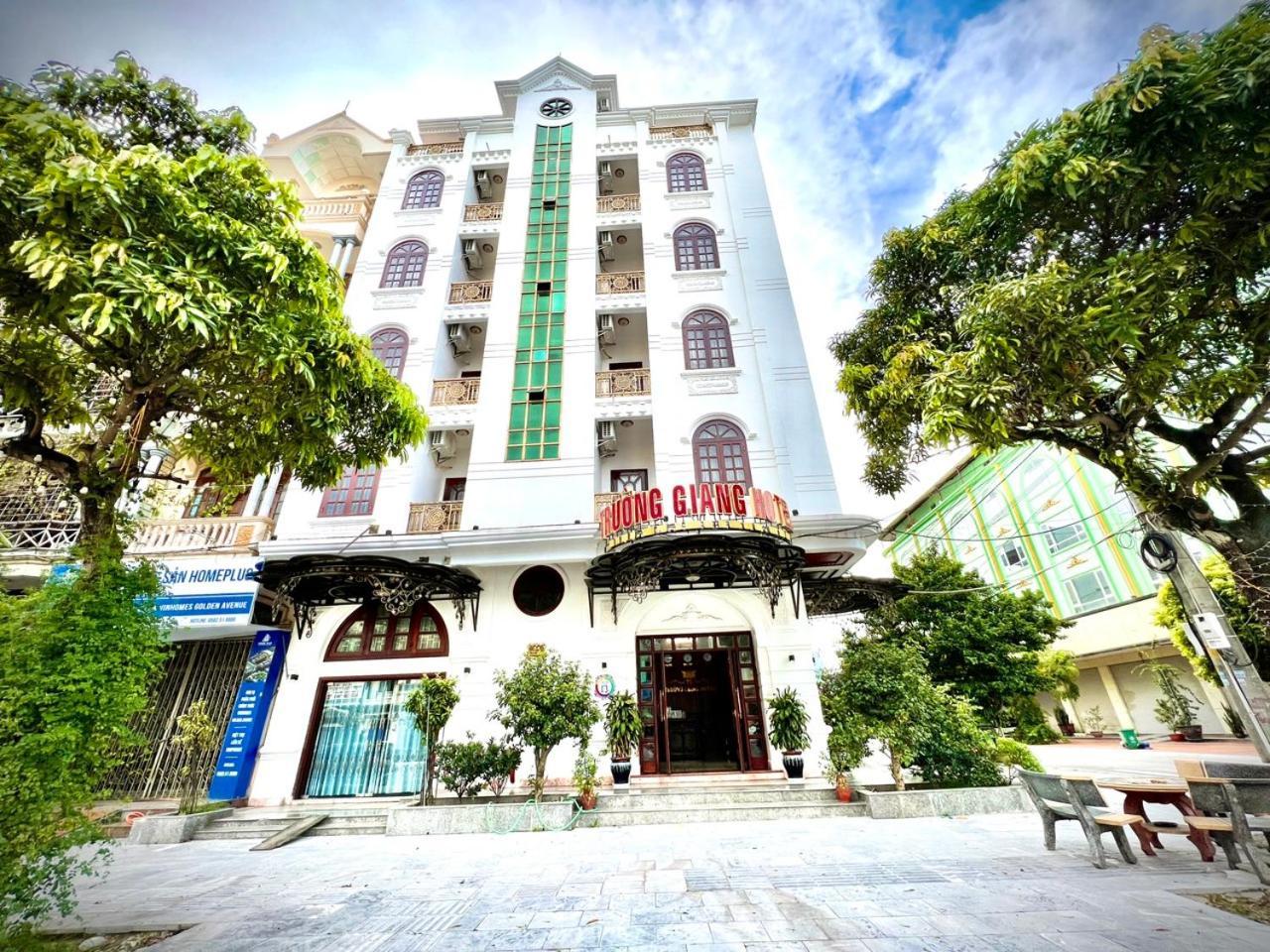 Truong Giang Hotel Mong Cai Exterior foto